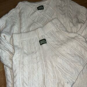 Daily Drills Women's Cream Cable Knit Sweater set
